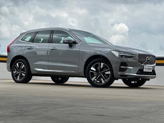 VOLVO XC60 2.0 T8 PHEV PLUS AWD GEARTRONIC VOLVO XC60 2.0 T8 PHEV PLUS AWD GEARTRONIC